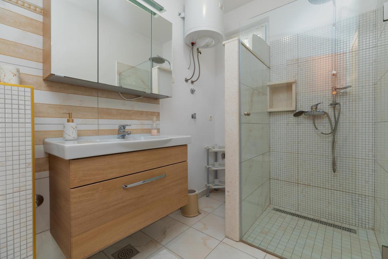 Apartments By The Sea Duce, Omis - 2992 두기라트 외부 사진