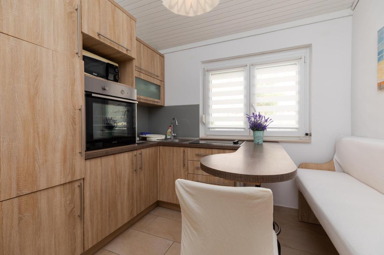Apartments By The Sea Duce, Omis - 2992 두기라트 외부 사진