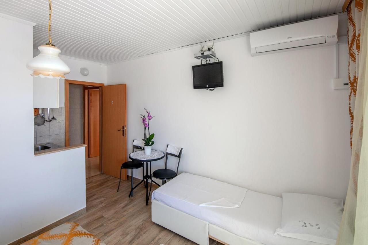 Apartments By The Sea Duce, Omis - 2992 두기라트 외부 사진